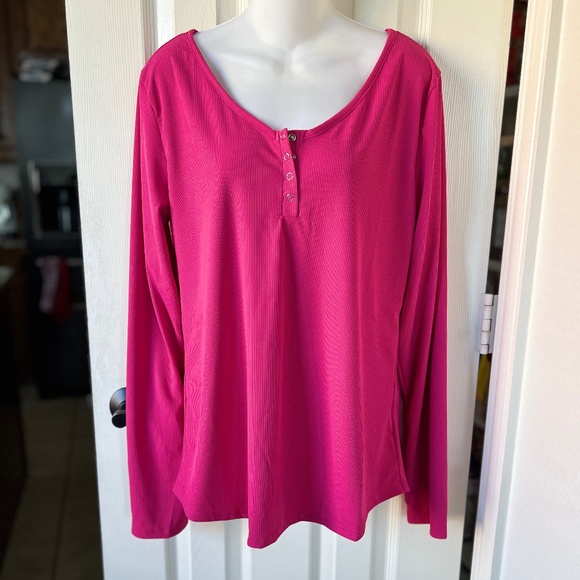 Blakeley Brooklyn Snap Henley - Picture 1 of 9